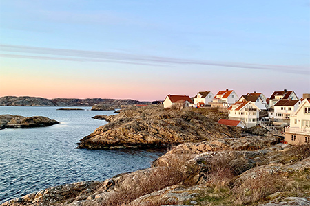 Klippor, hus och hav på Tjörn i Bohuslän