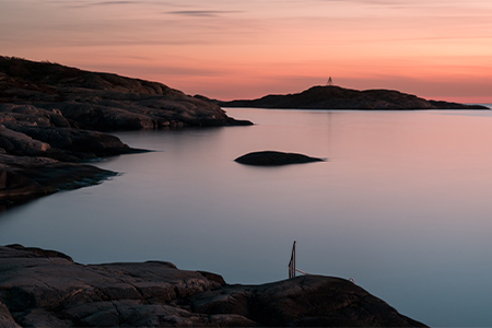 Stora Amundön utanför Göteborg i rosa solnedgång