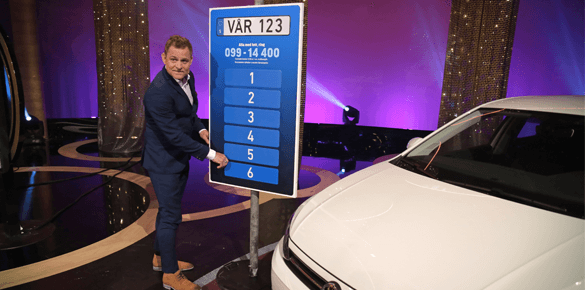 Rickard Olsson i spelmomentet Nummerplåten i programmet BingoLotto